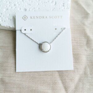 ✨Kendra Scott✨ Volleyball Silver Necklace White Mother-of-Pearl
